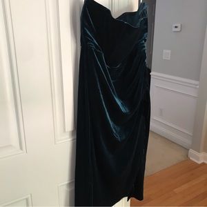 New with Tag: Lulus Celebration Dark Teal Velvet Tulip Dress. Size 10 / …